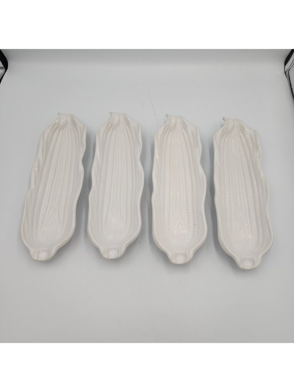 Vintage Japan Classic Set Of 4 Stoneware White Corn On the Cob Dishes Signature